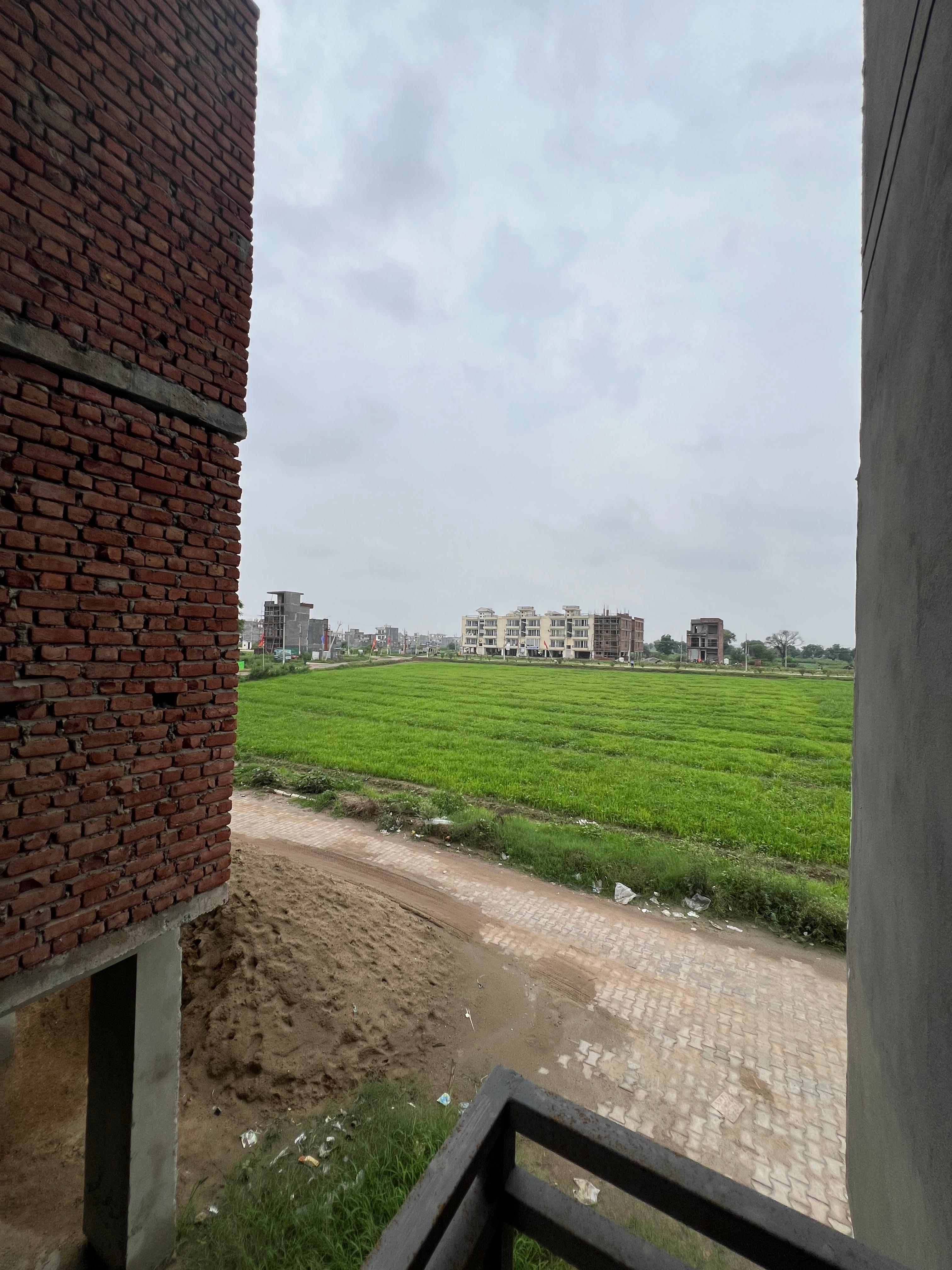 3 BHK LUXURY FLAT 2 SIDED OPEN ONLY 70 LACS